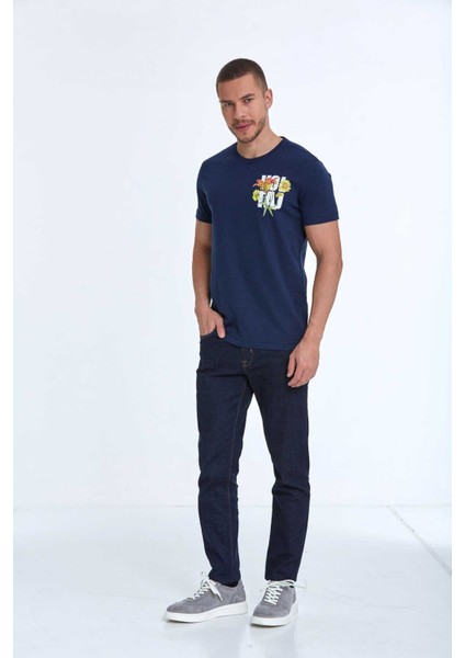 Sky Baskılı Erkek Tişört Lacivert fiyatları