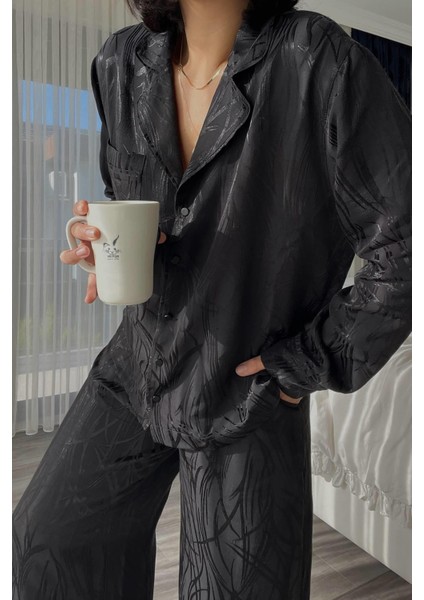 Siyah Parlak Desenli Pijama Takımı