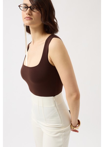 Kare Yaka Kalın Askılı Kahverengi Bodysuit fırsatları