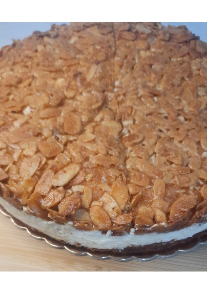 Bienenstichtorte 26 cm Çapında 12 Dilimlik fırsatları