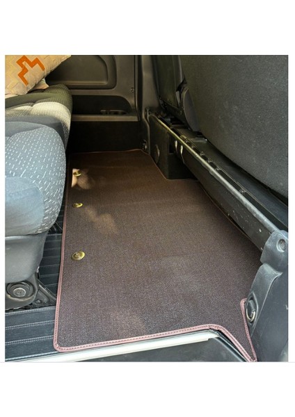 Mercedes Vito 2023 Sonrası Aracına Özel 8d Çift Katmanlı Havuzlu Paspas Takımı modelleri