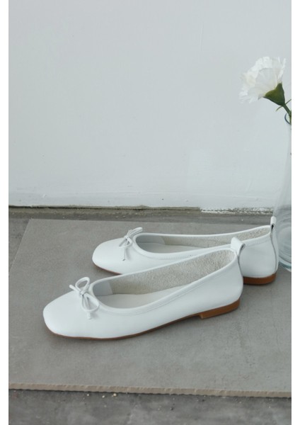 Fiyonklu Düz Taban Babet