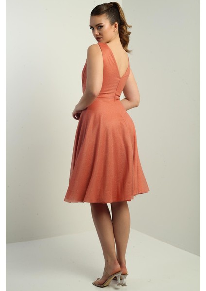 Kadın Kruvaze Yaka Astarlı Kloş Simli Kısa Elbise fırsatları