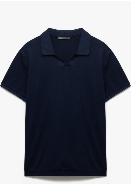 Dokulu Regular Fit Kısa Kollu V Yaka Polo Tişört