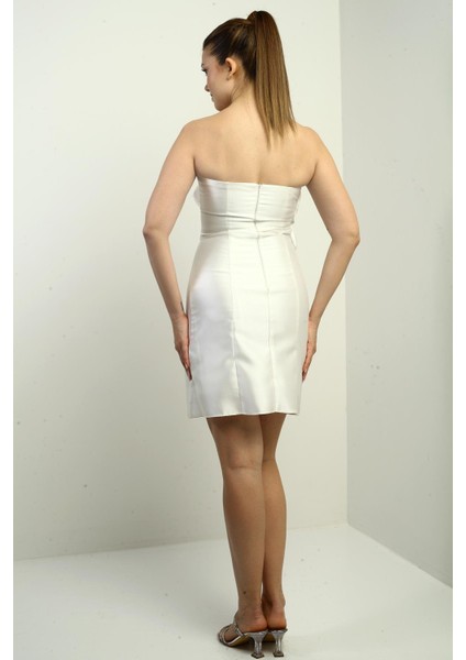 Kadın Straplez Önü Çiçek Detaylı Astarlı Kısa Saten Elbise fırsatları