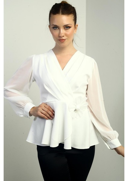 Kadın Kruvaze Yaka Şifon Kollu Çiçek Detaylı Likralı Bluz fiyatları