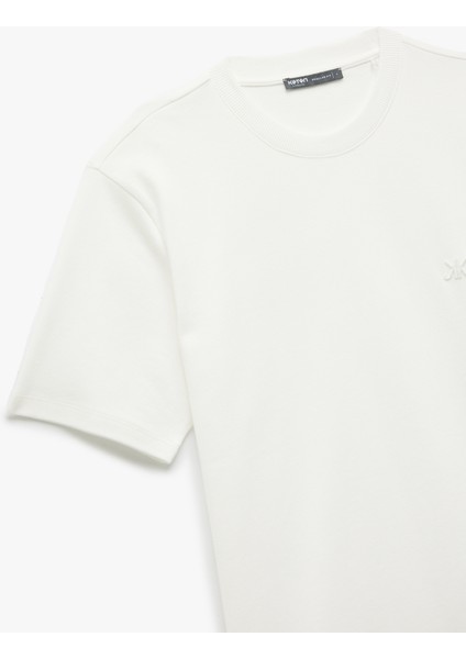 Pamuklu Kısa Kollu Bisiklet Yaka Işleme Detaylı Basic Tişört indirimleri