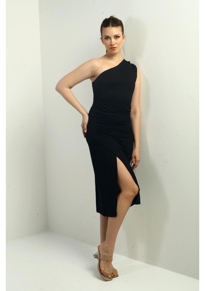 Kadın Tek Omuzlu Yırtmaçlı Büzgülü Midi Elbise