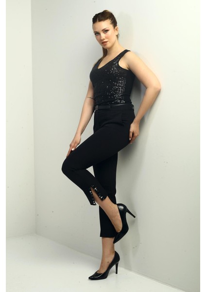 Kadın Beli Kemerli Yandan Cepli Paça Taş Detaylı Pantolon