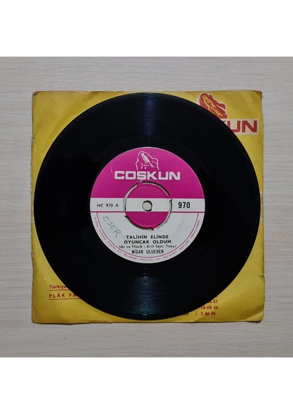 - Talihin Elinde Oyuncak Oldum - Bir Inat Yüzünden - 1976 - Dönem Baskı Plak - 45LIK - Kırkbeşlik