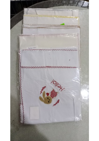 Bebe Kundağı 70 x 80 Pamuklu Kenarları Değişik Renkli Işlemeli