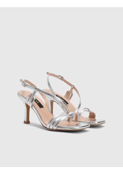 Nilsson Hakiki Deri Kadın Gümüş Renk Topuklu Sandalet