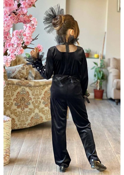 Kız Çocuk Kolları Inci Işlemeli Yakası Tül Detaylı Kare Yaka Kadife Siyah Tulum
