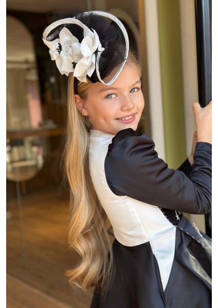 Kız Çocuk Sırtı Fermuar Detaylı Beyaz Renk Göğsü Papatya Detaylı Karpuz Kol Cepli Siyah Elbise indirimleri