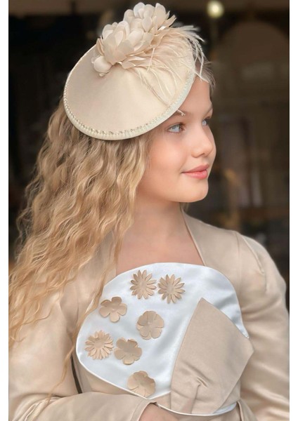 Kız Çocuk Kare Yaka Göğsü Pano Çiçek Asimetrik Kesim Krem Elbise fırsatları