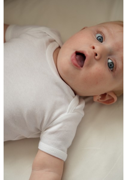 %100 Pamuk 8'li Bebek Body - Kısa Kollu ve Çıtçıtlı Beyaz Zıbın indirimleri