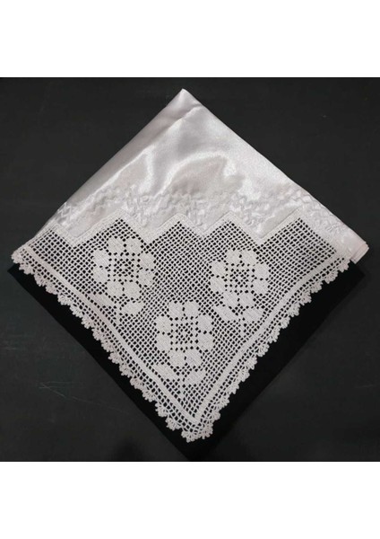 Tek Köşeli El Işi Dantelli Bohça 100 x 100 cm Boyutunda - 3 Tekli Çiçek Model