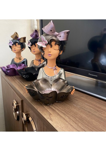Sunumluk Kelebekli Kız Yükseklik:32 cm
