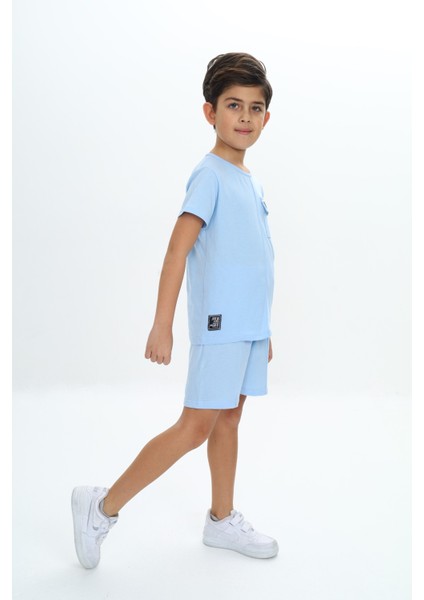 Erkek Çocuk Göğsü Cepli Armalı Şortlu Takım modelleri