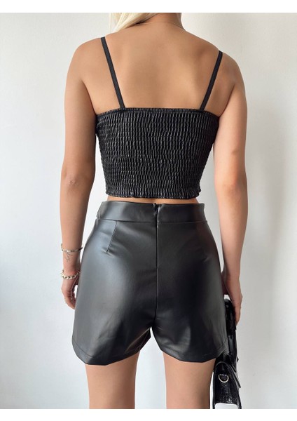 Deri Tokalı Mini Şort fırsatları