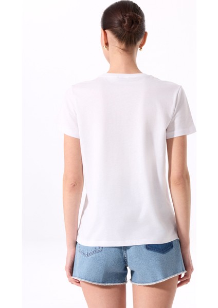 Bisiklet Yaka Baskılı Beyaz Kadın T-Shirt F5SL-TST0444 indirimleri