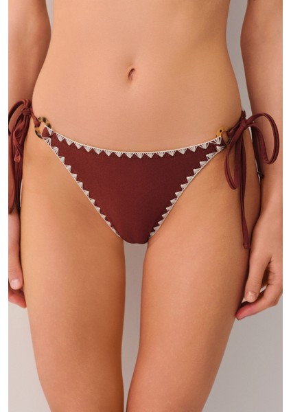 Cowgirl Aksesuarlı Kroşetalı Bikini Alt