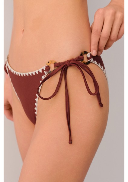 Cowgirl Aksesuarlı Kroşetalı Bikini Alt modelleri