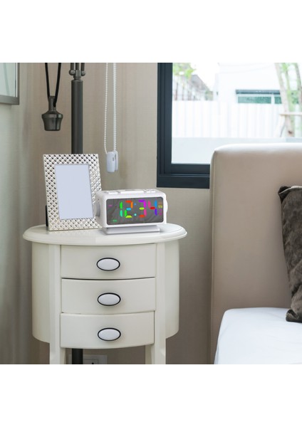 Dijital Çalar Saat 7 Renkli Ayarlanabilir Led, Çift Alarm USB Radyo (Yurt Dışından) fırsatları