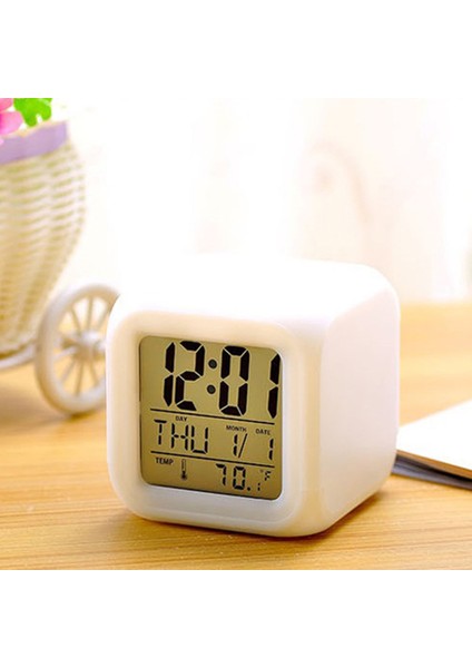 7 Renkli LED Küp Çalar Saat - Sıcaklık Göstergeli ve Yumuşak Gece Işığı (Yurt Dışından)