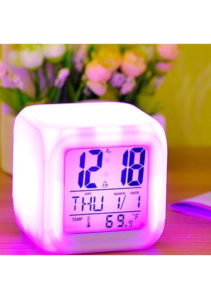 7 Renkli LED Küp Çalar Saat - Sıcaklık Göstergeli ve Yumuşak Gece Işığı (Yurt Dışından) fiyatları