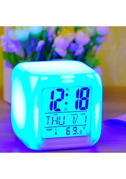 7 Renkli LED Küp Çalar Saat - Sıcaklık Göstergeli ve Yumuşak Gece Işığı (Yurt Dışından) modelleri