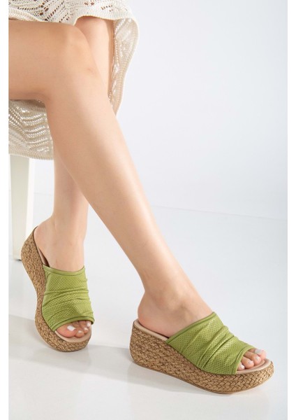 Kadın Deri Burnu Açık Kırışık Terlik - Fıstık Yeşili
