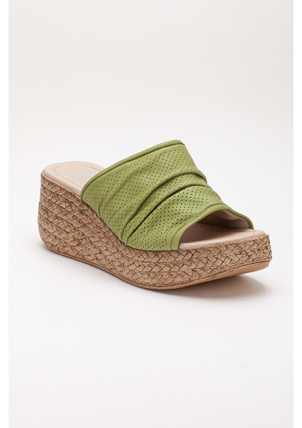 Kadın Deri Burnu Açık Kırışık Terlik - Fıstık Yeşili fırsatları