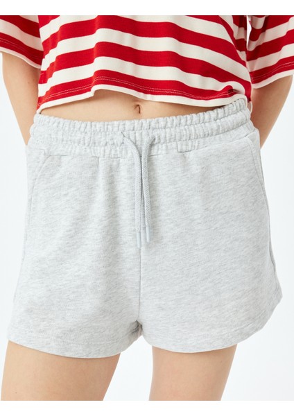 Beli Bağcıklı Cep Detaylı Şardonlu Basic Mini Şort