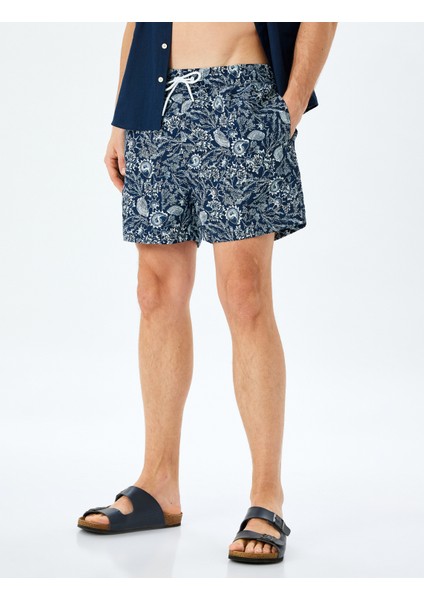 Baskılı Oversize Beli Bağcıklı Deniz Şortu modelleri