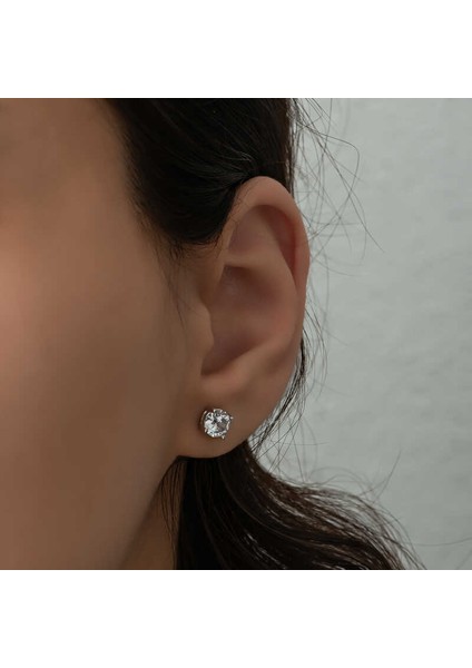 Gümüş 6 mm Beyaz Zirkon Tek Taş Kadın Küpe