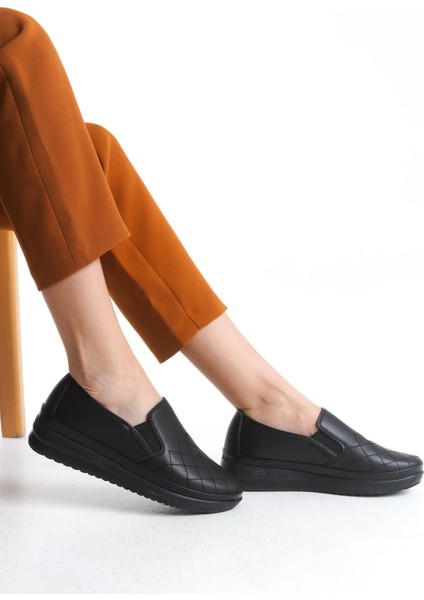 Kadın Önü Desenli Yanı Lastik Detaylı Tam Kalıp Günlük Ortopedik Ayakkabı