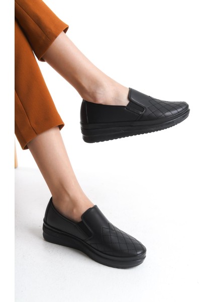 Kadın Önü Desenli Yanı Lastik Detaylı Tam Kalıp Günlük Ortopedik Ayakkabı modelleri