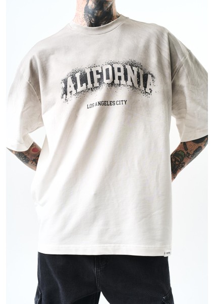 Erkek California Baskılı Oversize T-Shirt Ekru fırsatları