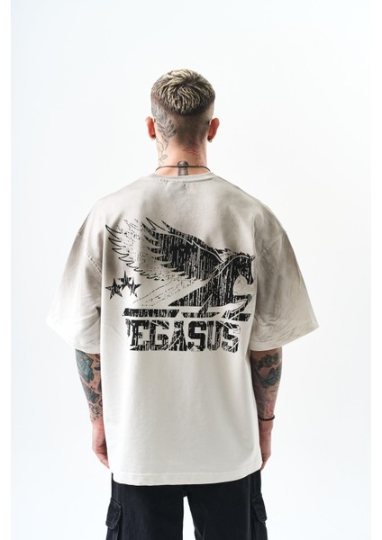 Erkek Pegasus Baskılı Oversize T-Shirt Ekru modelleri