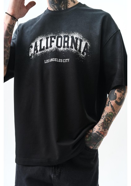 Erkek California Baskılı Oversize T-Shirt Siyah fırsatları