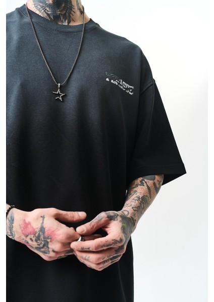 Erkek Pegasus Baskılı Oversize T-Shirt Siyah fırsatları