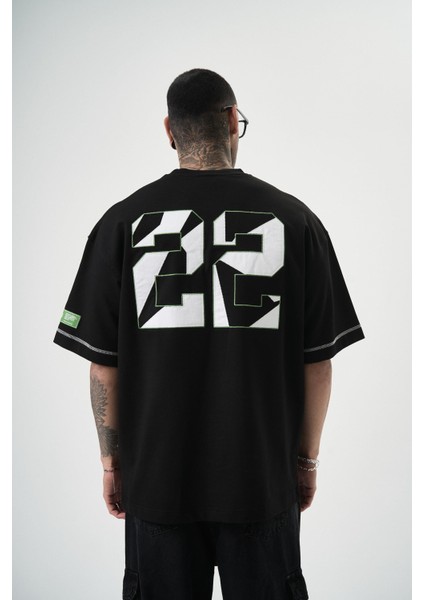 Erkek 22 Yazılı Nakışlı Oversize T-Shirt Siyah modelleri