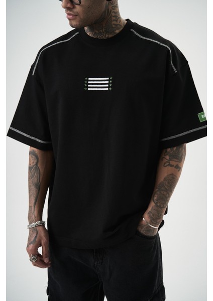 Erkek 22 Yazılı Nakışlı Oversize T-Shirt Siyah fırsatları