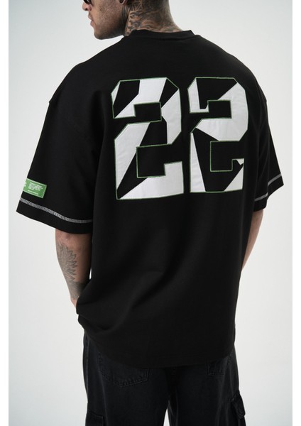 Erkek 22 Yazılı Nakışlı Oversize T-Shirt Siyah indirimleri
