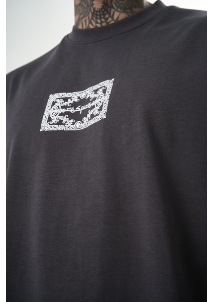Erkek Ornaments Baskılı Oversize T-Shirt Füme fırsatları