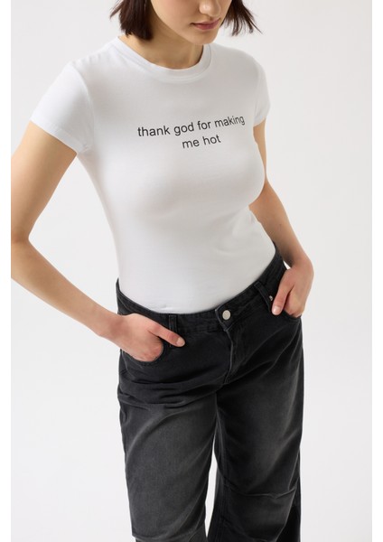 Baskılı Likralı Crop Beyaz T-Shirt fırsatları