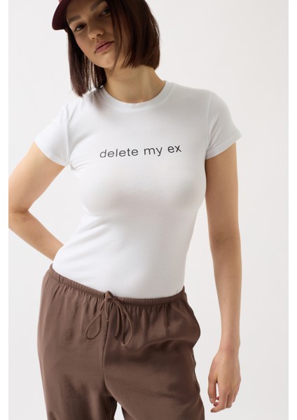 Baskılı Likralı Crop Beyaz T-Shirt fırsatları