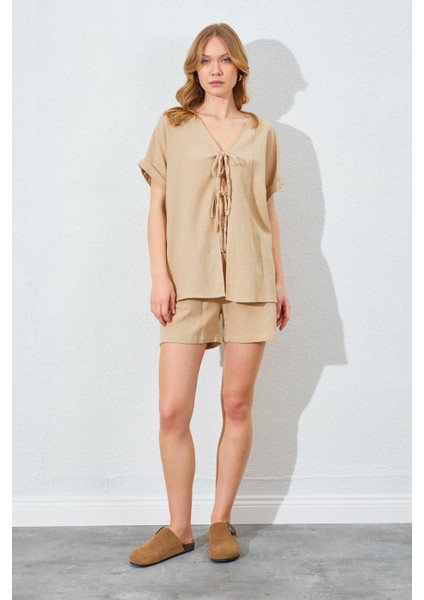 Kadın Vizon Düşük Kol Bağlamalı Bluzlu Şortlu Keten Takım