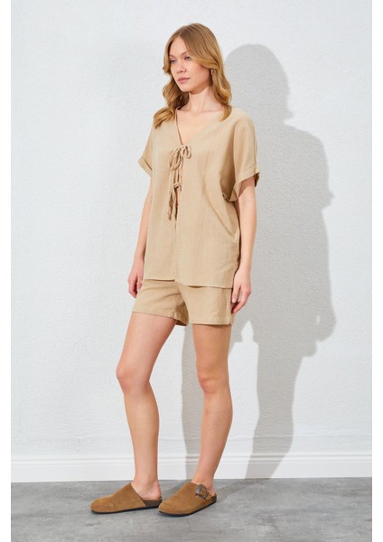 Kadın Vizon Düşük Kol Bağlamalı Bluzlu Şortlu Keten Takım modelleri